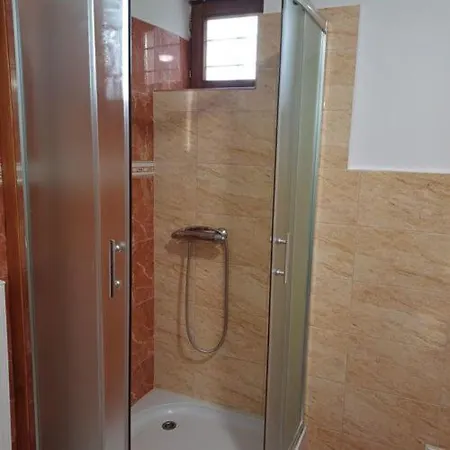 Zanati Apartmannház *