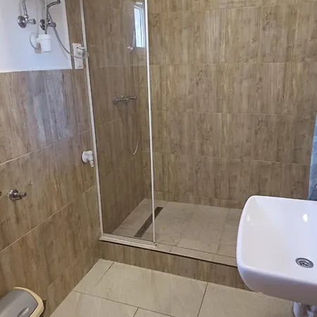 Zanati Apartmannház
