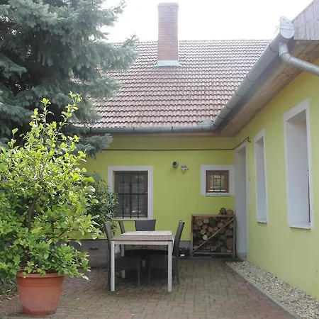 Zanati Apartmannház Apartamento Nagykapornak